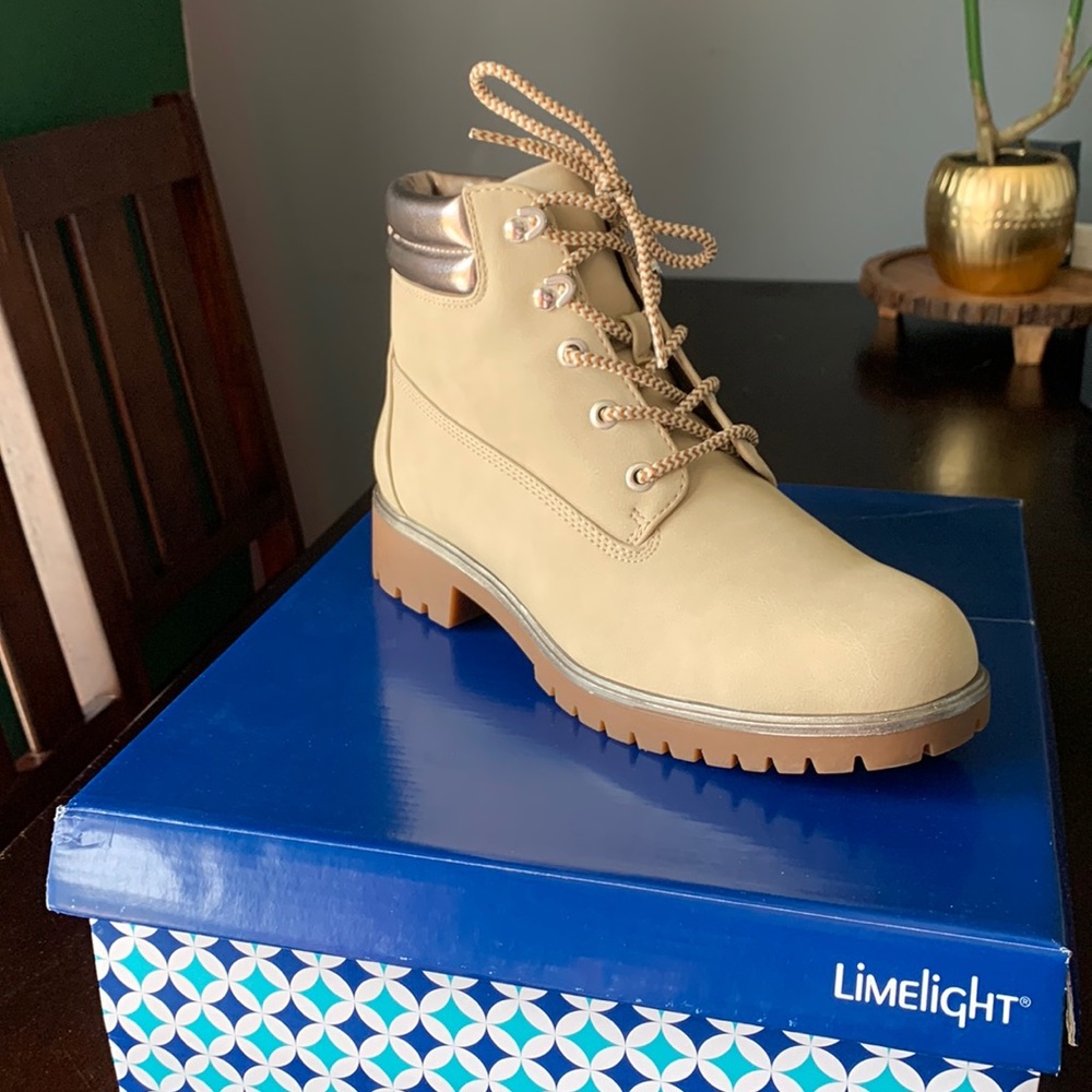Limelight Brand New Natural Boots Women’s Size 8 1/2